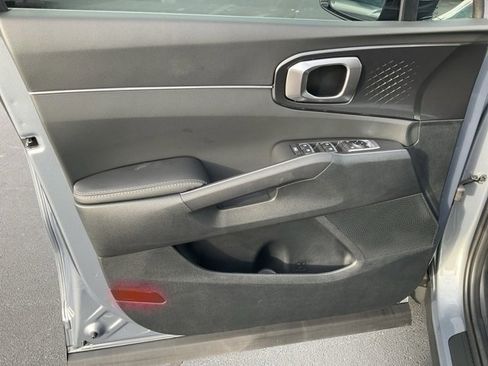 New 2025 Kia Sorento EX w/ Panoramic Sunroof Package image 4