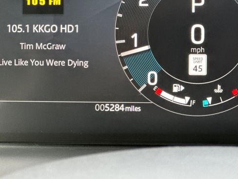 Certified 2025 Land Rover Discovery Sport Dynamic SE image 31