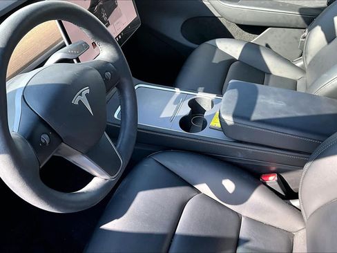 Used 2023 Tesla Model Y AWD image 16