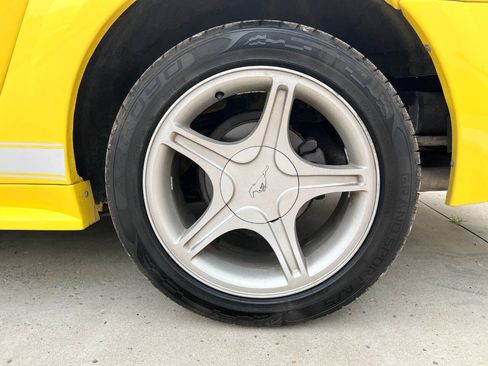 Used 2002 Ford Mustang GT RWD image 3