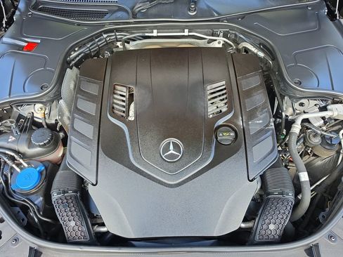 Used 2019 Mercedes-Benz S 560 Sedan image 17