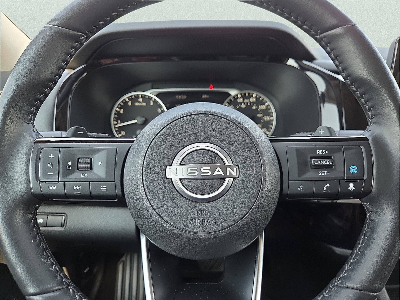 Used 2024 Nissan Pathfinder SL AWD/4WD image 24