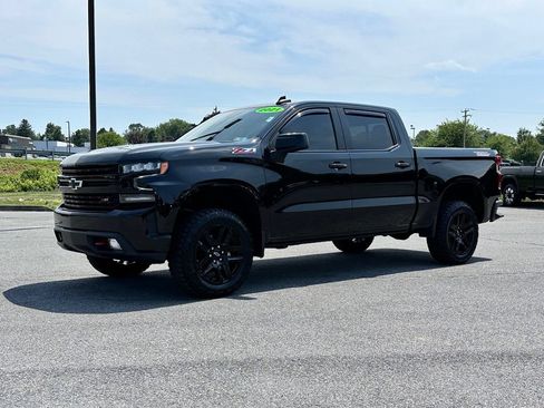 Used 2021 Chevrolet Silverado 1500 LT Trail Boss w/ Convenience Package II AWD/4WD image 2