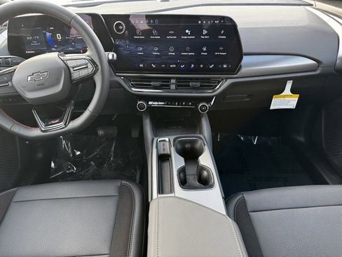 New 2026 Chevrolet Equinox EV RS image 2