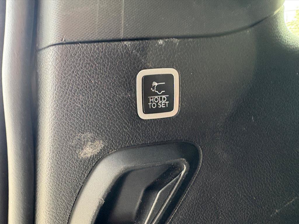 Used 2024 Jeep Wagoneer Series III AWD/4WD image 24