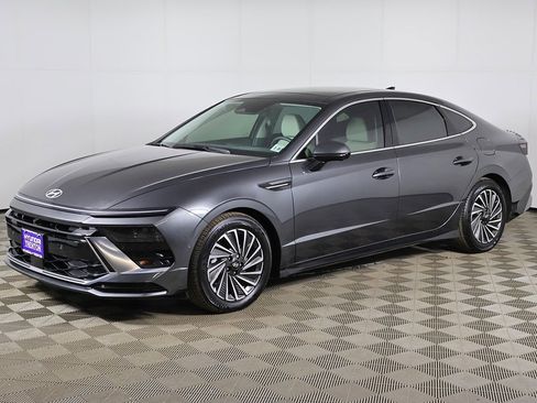 Used 2025 Hyundai Sonata Limited image 13