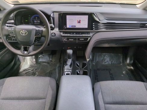 Used 2025 Toyota Camry LE image 14