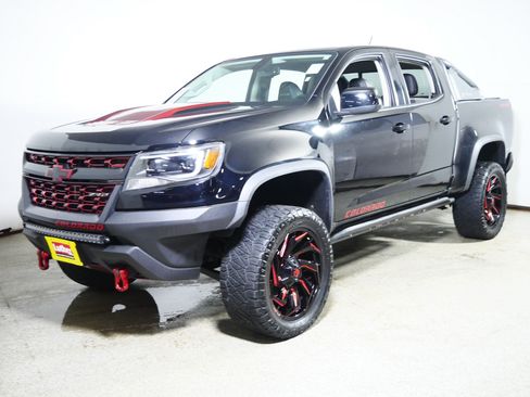 Used 2018 Chevrolet Colorado ZR2 w/ ZR2 Midnight Special Edition AWD/4WD image 3