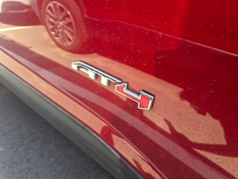 Used 2023 GMC Acadia AT4 w/ Technology Package AWD/4WD image 9