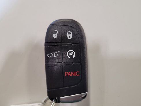 Used 2016 Jeep Grand Cherokee Limited RWD image 32