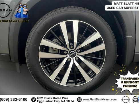Used 2024 Nissan Pathfinder Platinum w/ Lighting Package (N93) AWD/4WD image 8