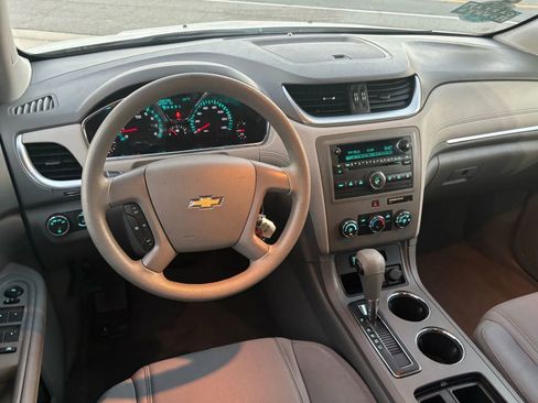 Used 2015 Chevrolet Traverse LS image 18