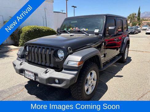 Used 2018 Jeep Wrangler Unlimited Sport S AWD/4WD image 6