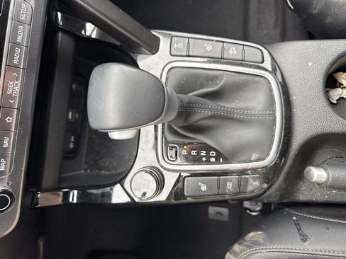 Used 2025 Kia Seltos S AWD/4WD image 34