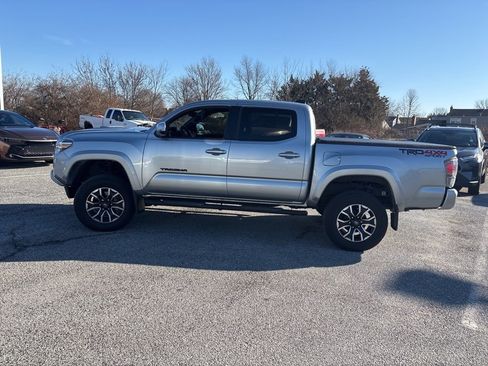 Used 2023 Toyota Tacoma TRD Sport image 5
