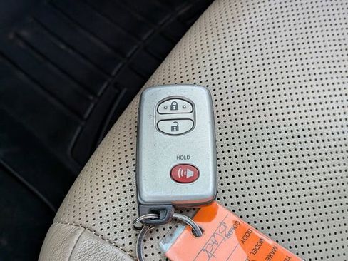 Used 2014 Toyota 4Runner Limited image 37