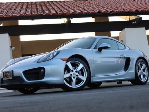 Used 2016 Porsche Cayman image 3