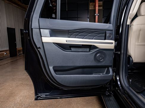 Used 2024 Ford Expedition Max Platinum image 39