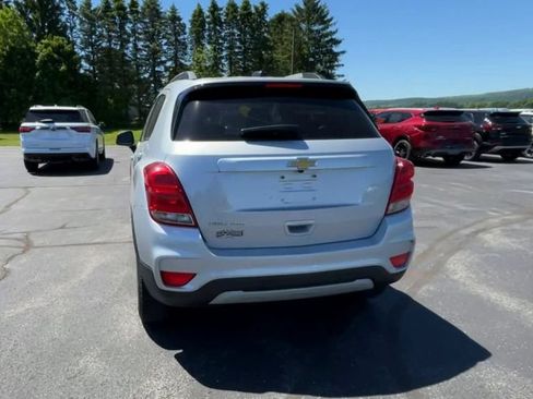 Used 2022 Chevrolet Trax LT w/ LT Convenience Package AWD/4WD image 7