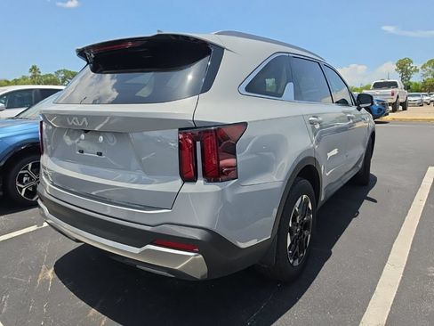 Certified 2025 Kia Sorento S w/ Panoramic Sunroof Package FWD image 16