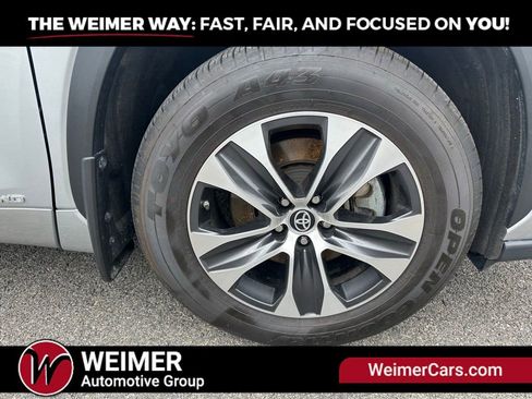Used 2023 Toyota Highlander XLE AWD/4WD image 29