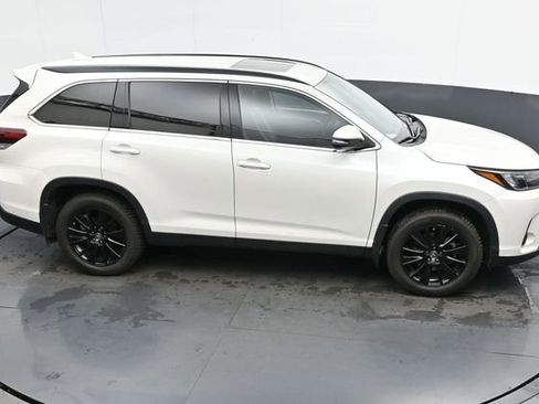Used 2019 Toyota Highlander SE image 31