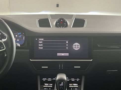 Certified 2023 Porsche Cayenne AWD/4WD image 19