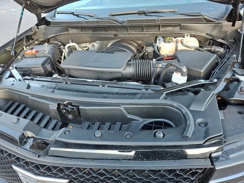 Used 2024 Cadillac Escalade Sport Platinum w/ LPO, ONYX Package image 27