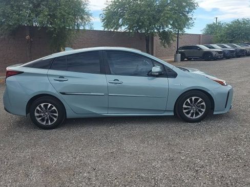 Used 2019 Toyota Prius Limited w/ Premium Convenience Package FWD image 4
