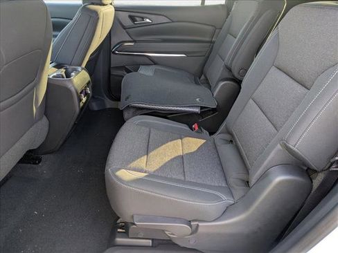New 2025 Chevrolet Traverse LT image 17