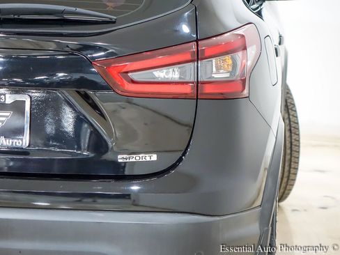 Used 2022 Nissan Rogue Sport S FWD image 8