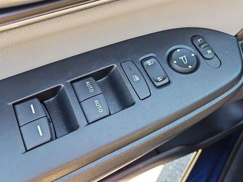 Used 2022 Honda CR-V Touring image 33