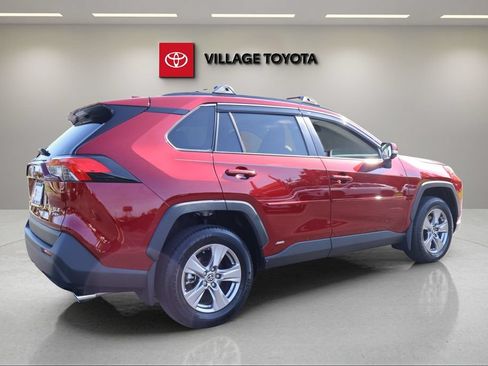 Certified 2025 Toyota RAV4 XLE AWD/4WD image 5