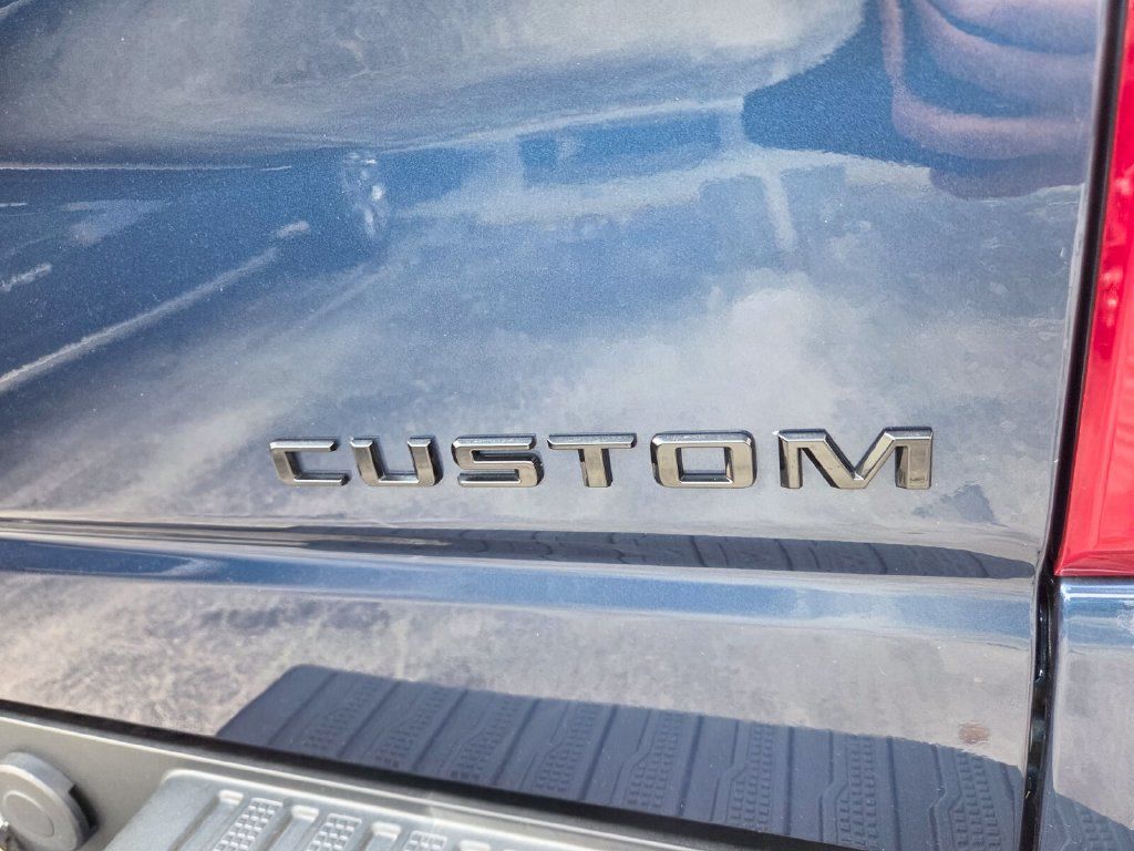 Used 2023 Chevrolet Silverado 1500 Custom Trail Boss w/ LPO, Dark Essentials Package AWD/4WD image 14