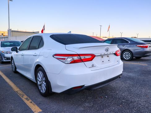 Used 2020 Toyota Camry LE w/ Convenience Package image 9