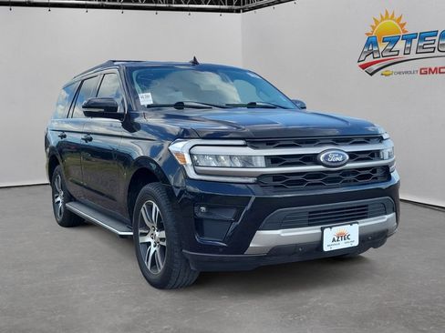 Used 2023 Ford Expedition XLT RWD image 3