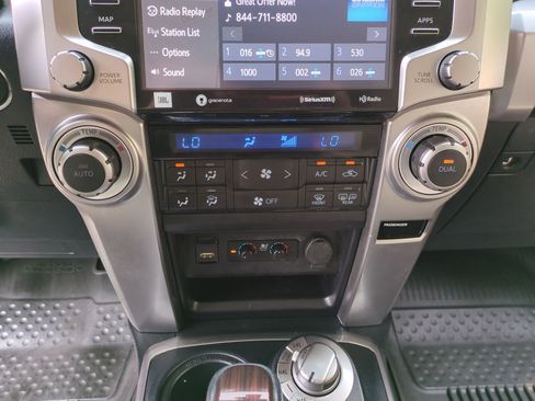 Used 2022 Toyota 4Runner Limited image 11