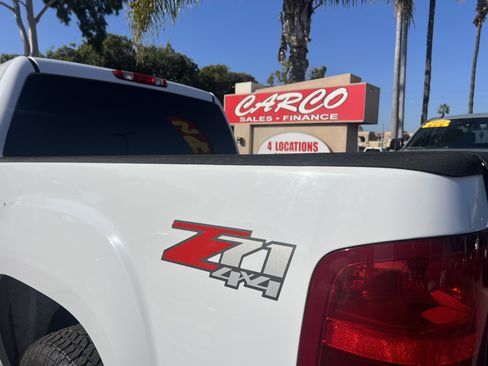 Used 2007 GMC Sierra 1500 SLT w/ Z71 Off-Road Package image 8