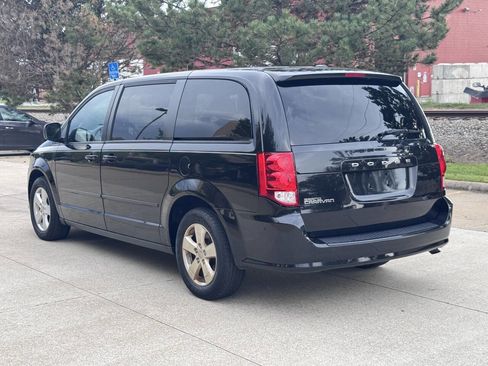 Used 2015 Dodge Grand Caravan SE w/ Quick Order Package 29E SE image 3