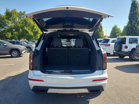 Used 2021 Cadillac XT6 Sport w/ LPO, ONYX Package AWD/4WD image 15