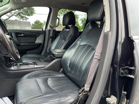 Used 2015 Chevrolet Traverse LT w/ Style and Technology Package AWD/4WD image 17