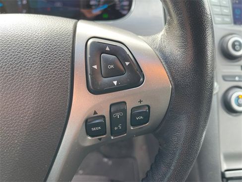 Used 2015 Ford Taurus SEL image 30