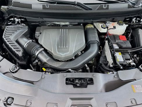 Used 2025 Chevrolet Traverse LT image 31