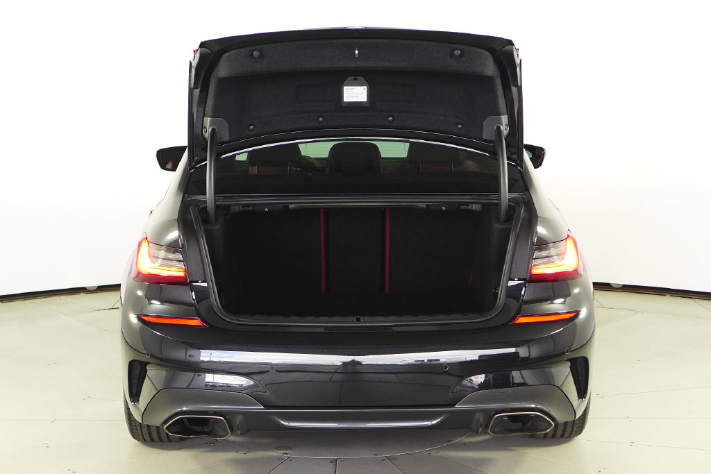 Used 2022 BMW M340i RWD image 10