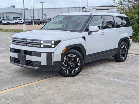 Used 2024 Hyundai Santa Fe SE image 1