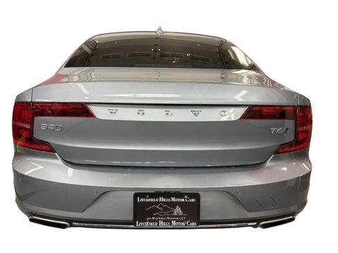 Used 2018 Volvo S90 T6 Momentum w/ Convenience Package image 5