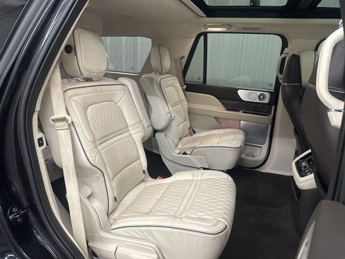 Used 2020 Lincoln Navigator Black Label w/ Cargo Convenience Package image 40