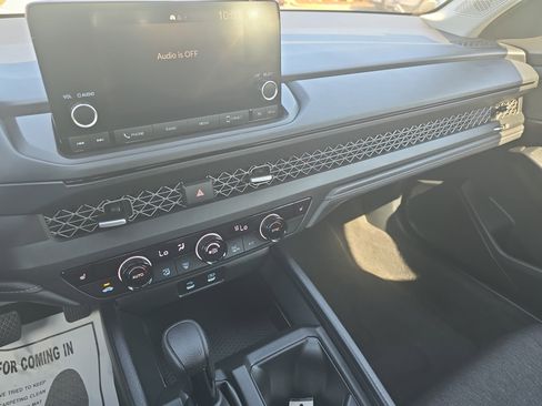 Used 2023 Honda Accord EX image 19