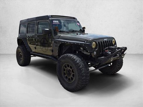 Used 2015 Jeep Wrangler Unlimited Rubicon w/ Connectivity Group AWD/4WD image 3