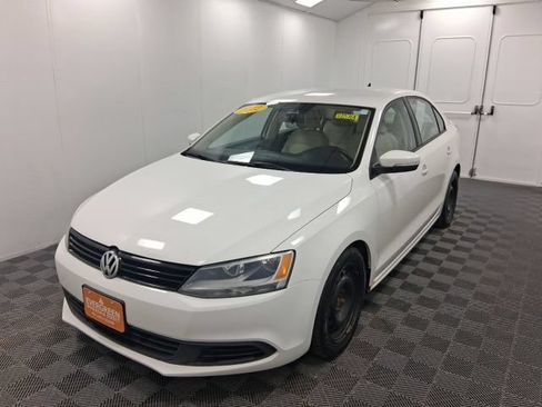 Used 2012 Volkswagen Jetta TDI FWD image 3